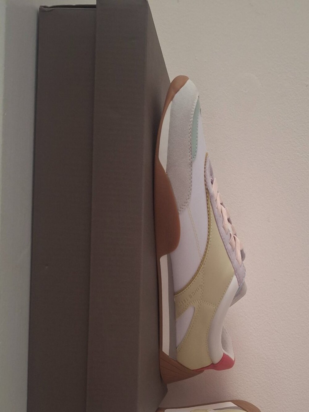 New in Box Sz 9.5 M Franco Sarto Brescia Pastel Sneakers - Picture 2 of 8